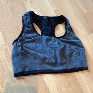 4/$10✨ black sports bra